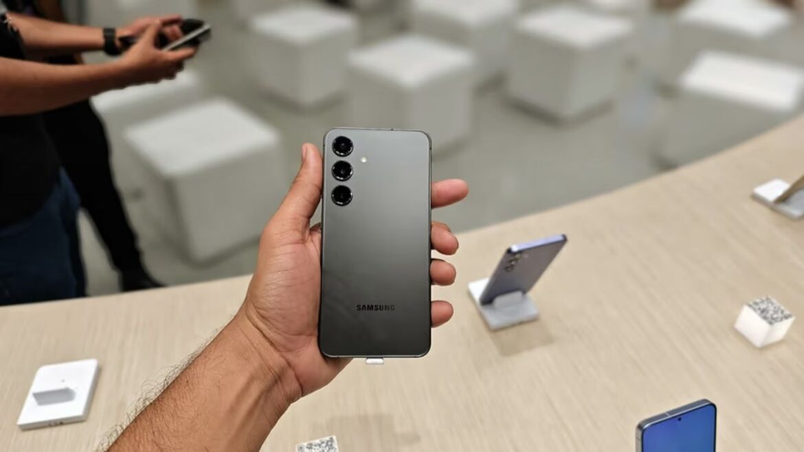 Samsung Galaxy S24 Plus की कीमत में ऐतिहासिक गिरावट, इतना सस्ता कभी नहीं मिला