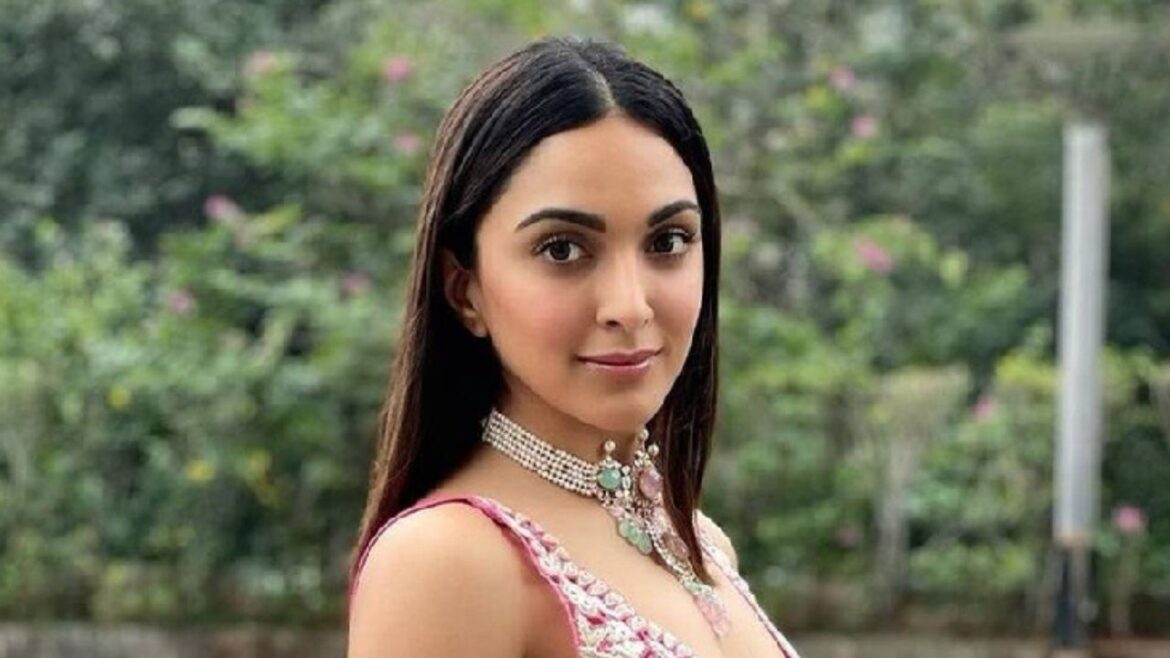Kiara Advani की फीस ने सबको चौंकाया, बनीं बॉलीवुड की हाईएस्ट पेड एक्ट्रेस